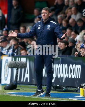 Stockport County Manager Dave Challinor während des Sky Bet League 2-Spiels in Edgeley Park, Stockport. Foto: Montag, 8. Mai 2023. Stockfoto