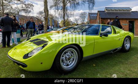 1968 Lamborghini Miura, ausgestellt beim April Scramble, der am 23. April 2023 im Bicester Heritage Center stattfindet. Stockfoto