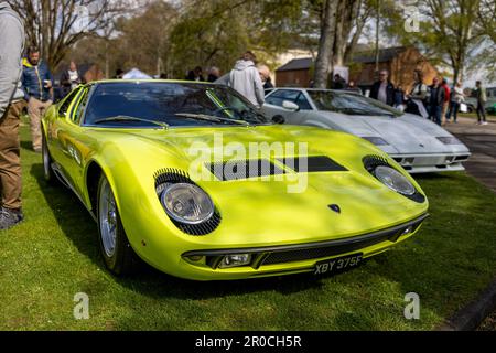 1968 Lamborghini Miura, ausgestellt beim April Scramble, der am 23. April 2023 im Bicester Heritage Center stattfindet. Stockfoto