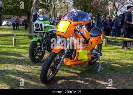 LAVERDA Hochleistungsmotorrad auf der April Scramble im Bicester Heritage Center am 23. April 2023. Stockfoto