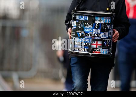 Huddersfield, Großbritannien. 08. Mai 2023. Huddersfield Town Fantrommel beim Sky Bet Championship-Spiel Huddersfield Town vs Reading im John Smith's Stadium, Huddersfield, Großbritannien, 8. Mai 2023 (Foto von Ben Early/News Images) in Huddersfield, Großbritannien, am 5./8. Mai 2023. (Foto: Ben Early/News Images/Sipa USA) Guthaben: SIPA USA/Alamy Live News Stockfoto