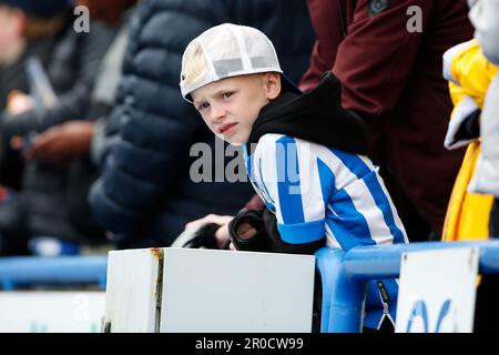 Huddersfield, Großbritannien. 08. Mai 2023. Ein Fan von Huddersfield Town während des Sky Bet Championship-Spiels Huddersfield Town vs Reading im John Smith's Stadium, Huddersfield, Großbritannien, 8. Mai 2023 (Foto von Ben Early/News Images) in Huddersfield, Großbritannien, am 5./8. Mai 2023. (Foto: Ben Early/News Images/Sipa USA) Guthaben: SIPA USA/Alamy Live News Stockfoto