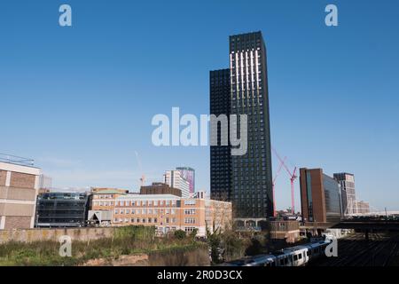 Ansicht des fertiggestellten George Street-Gebäudes von 101 in Croydon Stockfoto