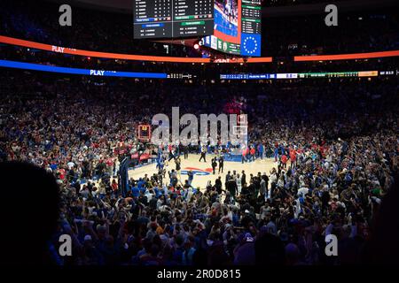 Philadelphia, Philadelphia, Pennsylvania, USA. 7. Mai 2023. PHILADELPHIA, Pennsylvania - 7 7. MAI 2023: Ein allgemeiner Überblick über das vierte Spiel der Eastern Conference Semi-Finals der NBA-Playoffs 2023 zwischen den Boston Celtics und Philadelphia 76ers im Wells Fargo Center in Philadelphia, Pennsylvania. (Kreditbild: © Stephen Nadler/PX Imagens via ZUMA Press Wire) NUR REDAKTIONELLE VERWENDUNG! Nicht für den kommerziellen GEBRAUCH! Kredit: ZUMA Press, Inc./Alamy Live News Stockfoto