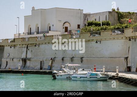 Der Hafen von Tricase, der seit 1400 bekannt ist, ist ein natürlicher Einlass - Salento, Apulien, Italien Stockfoto