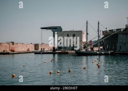 Der Hafen von Tricase, der seit 1400 bekannt ist, ist ein natürlicher Einlass - Salento, Apulien, Italien Stockfoto