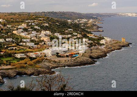 Adria-Küste Salento: Aussichtspunkt über Marina Serra - Salento, Apulien Stockfoto