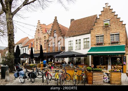 Brügge, das die Mysterien des Mittelalters bewahrt und unverschämt überschwänglich ist, ist seit Jahrhunderten eine internationale Metropole Stockfoto