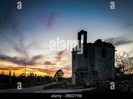 DIE KIRCHE DER MADONNA VON KONSTANTINOPEL, die Legende der „Teufelskirche“ - Tricase, Apulien, Italien Stockfoto