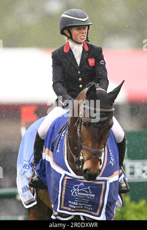 Badminton Estate, Gloucestershire, Großbritannien. 8. Mai 2023. 2023 Badminton Horse Trials Day 5; Rosalind Canter of Great Britain Riding Lordships Graffalo nach dem Gewinn der Badminton Horse Trials Credit: Action Plus Sports/Alamy Live News Stockfoto