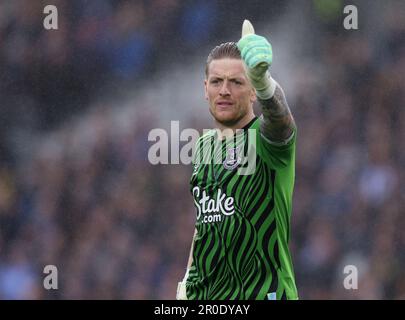 Brighton und Hove, Großbritannien. 8. Mai 2023. Jordan Pickford of Everton zeigt sich beim Spiel der Premier League im AMEX Stadium, Brighton und Hove mit erhobenen Daumen. Das Bild sollte lauten: Paul Terry/Sportimage Credit: Sportimage Ltd/Alamy Live News Stockfoto