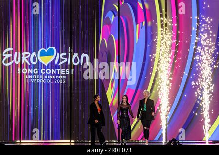 hannah waddingham outfits