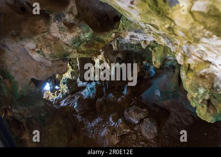 Wunderschöne Aussicht auf die Quadirikiri Höhle, Arikok Nationalpark. Aruba. Stockfoto