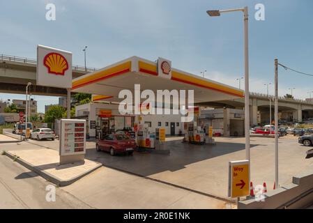 Herkalion, Kreta, Griechenland, EU. 2023. Übersicht über die Tankstelle im Zentrum von Herkalion, Kreta. Stockfoto