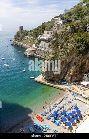Spiaggia Grande, Praiano, Amalfiküste, Kampanien, Italien Stockfoto