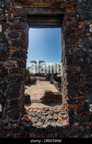 Ruinen von Fort James, UNESCO-Weltkulturerbe Kunta Kinteh oder James Island, westlicher Sklavenhandel, Gambia Stockfoto