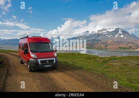 Motorhome, Lon, Süd-Island, F980, Fluss Joekulsa i Loni, Kollumulavegur, Island Stockfoto