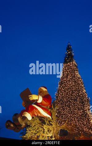 Weihnachtsmann auf dem weihnachtsmarkt, Dortmund, Nordrhein-Westfalen, Deutschland Stockfoto