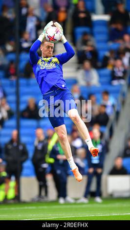 Brighton, Großbritannien. 08. Mai 2023. Jordan Pickford Torwart des Everton FC wärmt sich vor dem Spiel der Premier League zwischen Brighton & Hove Albion und Everton im Amex am 8. 2023. Mai in Brighton, England, auf. (Foto von Jeff Mood/phcimages.com) Kredit: PHC Images/Alamy Live News Stockfoto