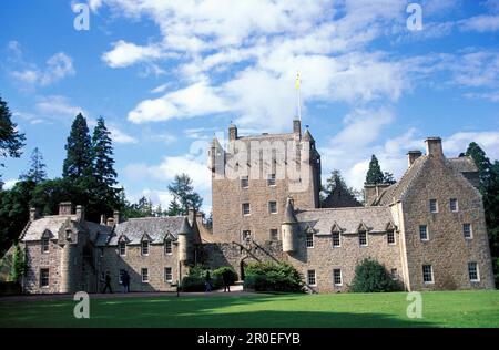Cawdor Castle Under Clouded Sky, Nairn, Highlands, Schottland, Großbritannien, Europa Stockfoto