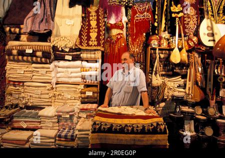 Shop, Great Bazar Beyazit, Istanbul, Tuerkei Stockfoto