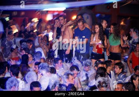 Foamparty, Disco Kadoc, Vilamoura, Albufeira Algarve, Portugal Stockfoto