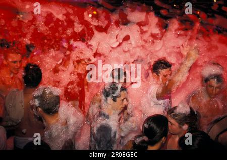 Foamparty, Disco Kadoc, Vilamoura, Albufeira Algarve, Portugal Stockfoto