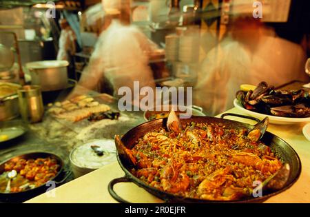 Paella traditionelle Speisen Barcelona, Paella im Restaurant Los Caracoles, Altstadt, Barcelona, Katalonien, Spanien Stockfoto