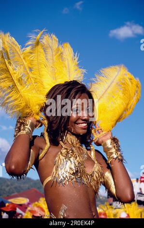 Kostümtänzerin bei Mardi Gras, Karneval, Port of Spain, Trinidad und Tobago, Karibik Stockfoto