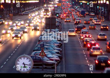 Rush Hour auf der Straße 17. juni, Berlin, Deutschland Stockfoto