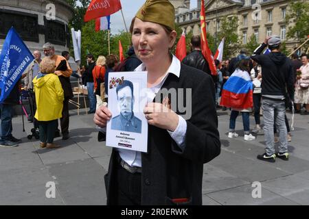 La commémoration de la victoire russe sur la Place de la république à Paris perturbée par des activistes pro-ukrainien Stockfoto