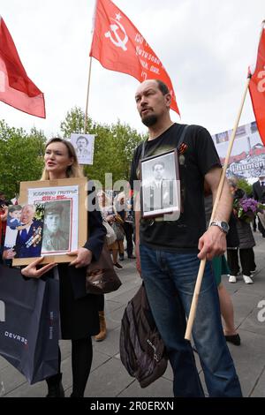 La commémoration de la victoire russe sur la Place de la république à Paris perturbée par des activistes pro-ukrainien Stockfoto
