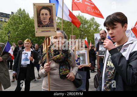 La commémoration de la victoire russe sur la Place de la république à Paris perturbée par des activistes pro-ukrainien Stockfoto
