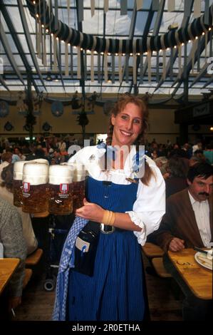 Bedienung Barbara, Festzelt, Oktoberfest München, Deutschland Stockfoto