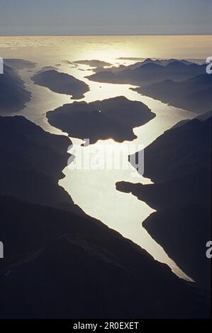 Luftaufnahme des Dusky Sound Fjords im Fiordland National Park, Westküste, Südinsel, Neuseeland, Ozeanien Stockfoto