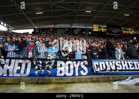 Huddersfield, Großbritannien. 08. Mai 2023. Fan von Huddersfield Town während des Sky Bet Championship-Spiels Huddersfield Town vs Reading im John Smith's Stadium, Huddersfield, Großbritannien, 8. Mai 2023 (Foto von Ben Early/News Images) in Huddersfield, Großbritannien, am 5./8. Mai 2023. (Foto: Ben Early/News Images/Sipa USA) Guthaben: SIPA USA/Alamy Live News Stockfoto