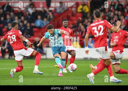 Nottingham, Großbritannien. 08. Mai 2023. Che Adams #10 aus Southampton hat beim Premier League-Spiel Nottingham Forest gegen Southampton in City Ground, Nottingham, Großbritannien, am 8. Mai 2023 (Foto von Craig Thomas/News Images) in Nottingham, Großbritannien, am 5./8. Mai 2023 ein Tor geschossen. (Foto: Craig Thomas/News Images/Sipa USA) Guthaben: SIPA USA/Alamy Live News Stockfoto