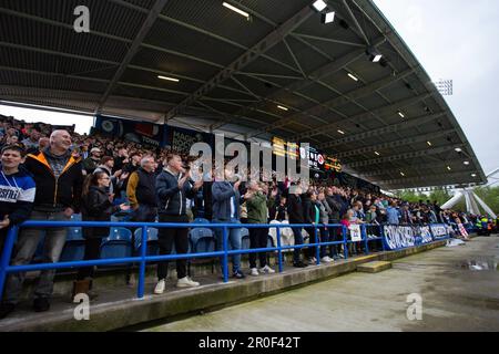 Huddersfield, Großbritannien. 08. Mai 2023. Fan von Huddersfield Town während des Sky Bet Championship-Spiels Huddersfield Town vs Reading im John Smith's Stadium, Huddersfield, Großbritannien, 8. Mai 2023 (Foto von Ben Early/News Images) in Huddersfield, Großbritannien, am 5./8. Mai 2023. (Foto: Ben Early/News Images/Sipa USA) Guthaben: SIPA USA/Alamy Live News Stockfoto