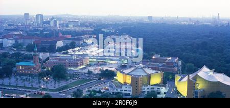 Blick vom Potsdamer Platz zur Matthews-Kirche, zum Kulturforum und zur Philharmonie, Berlin Stockfoto