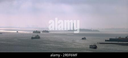 Liberty Island mit Freiheitsstatue, New York, USA Stockfoto