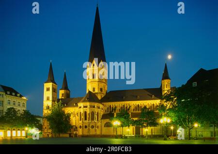 Bonner Münster am Abend, Bonn, Nordrhein-Westfalen, Deutschland Stockfoto