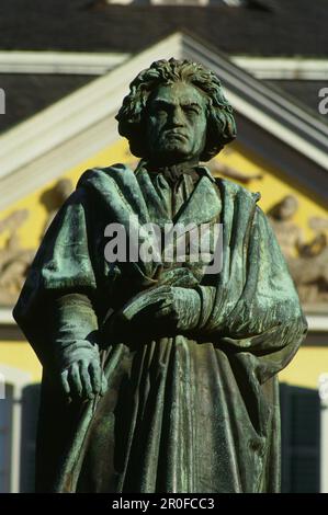 Beethoven-Statue vor der Alten Post, Bonn, Nordrhein-Westfalen, Deutschland Stockfoto