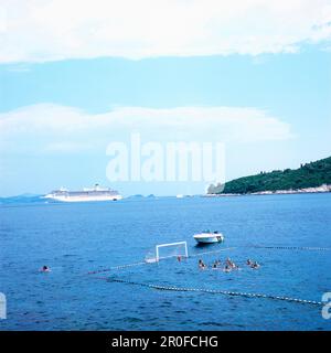 Wasserpolo-Spiel in der Adria, Dubrovnik, Dalmatien, Kroatien Stockfoto