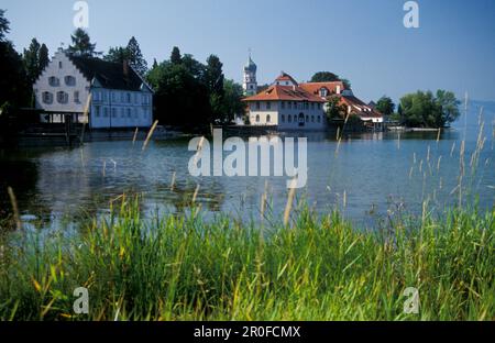 Wasserburg mit St. George-Kirche, Bodensee, Grafschaft Baden-Württemberg, Deutschland Stockfoto