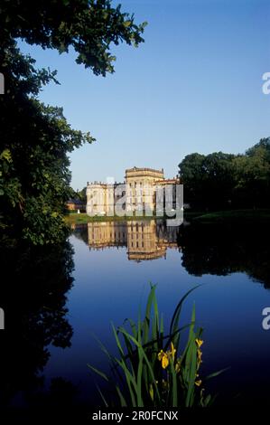 Schloss Ludwigslust und Reflexion, Ludwigslust, Mecklenburg-Vorpommern, Deutschland, Europa Stockfoto