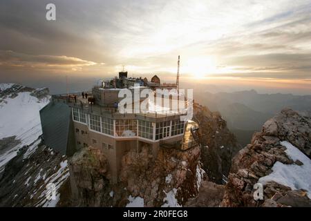 Gipfelrestaurant, Zugspitze, Wettersteingebirge, Bayern, Deutschland Stockfoto