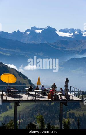 Terrasse des Restaurant Hotel Rigi Kulm, Bergpanorama im Hintergrund, Rigi Kulm (1797 m), Kanton Schwyz, Schweiz Stockfoto