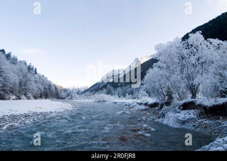 Rissbach im Winter, Hinterriss, Tirol, Österreich Stockfoto