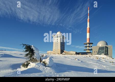 Schneebedeckter Brocken-Gipfel, Schierke, Harz-Gebirge, Sachsen-Anhalt, Deutschland Stockfoto