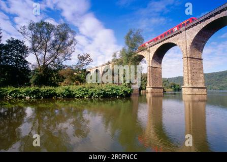 Bahnübergang über das Ruhrgebiet, Herdecke, Nordrhein-Westfalen, Deutschland Stockfoto